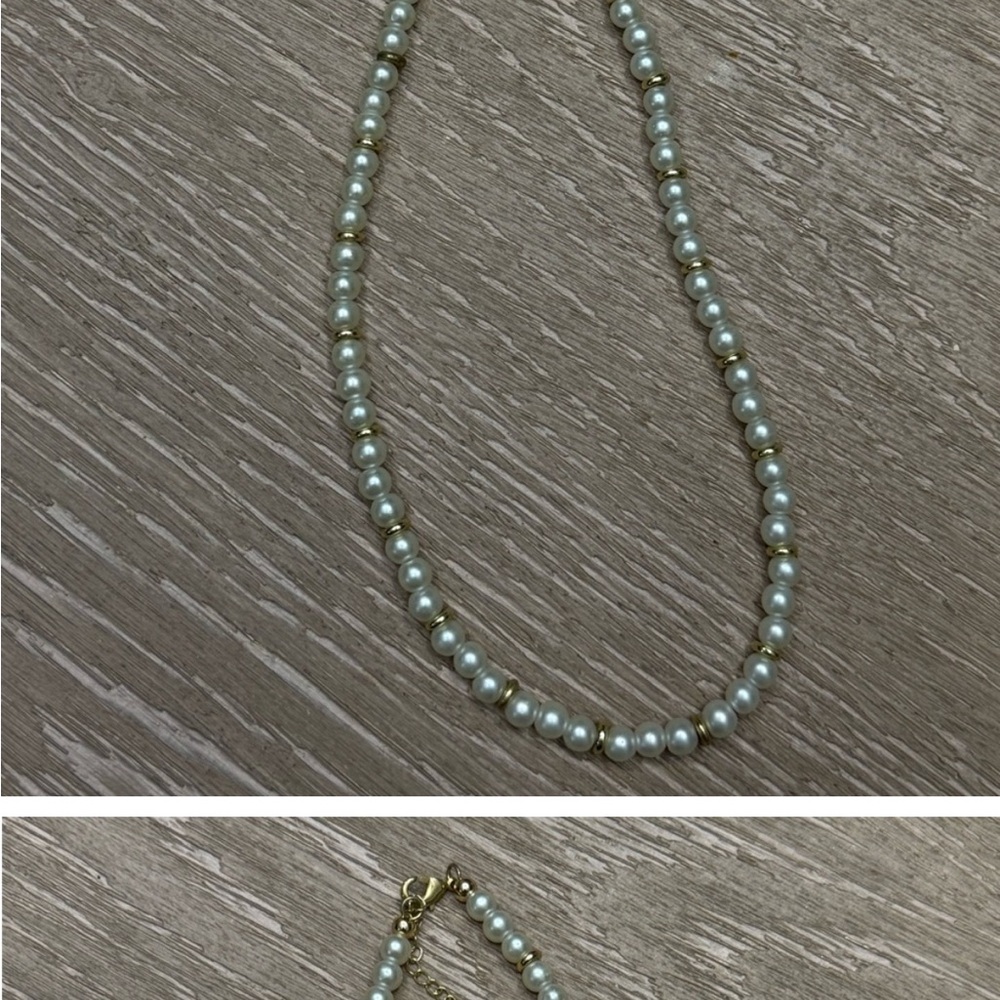 Elegant Pearl and Gold Necklace